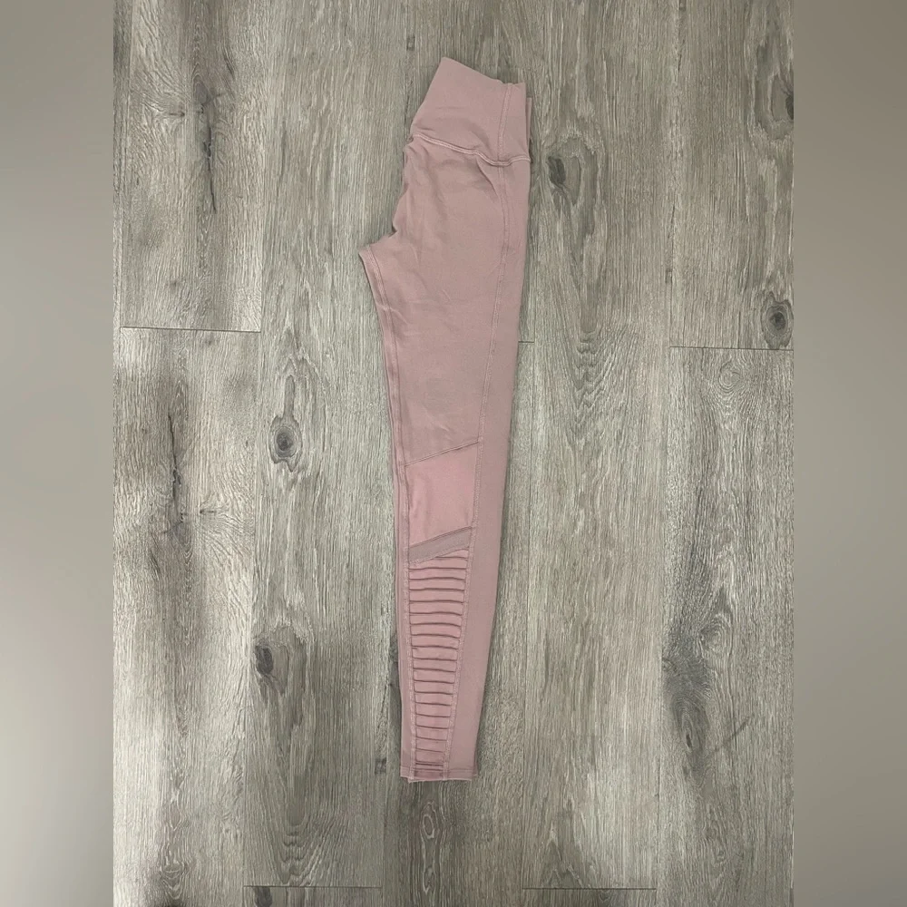 ALO Yoga Women’s Leggings Size XXS pink